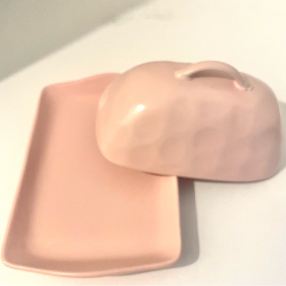 Isola Cucina Ceramic Pink Butter Dish Matte Finish Pressed Circles Shabby Chic - Picture 3 of 9
